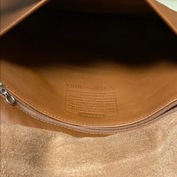 Vintage Coach Hippie Flap Leather Crossbody Bag - Picture 9 of 10